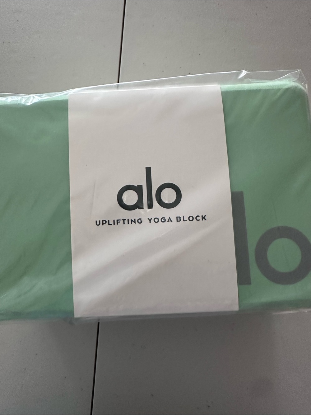 alo Uplifting Yoga Block in Honeydew/Silver